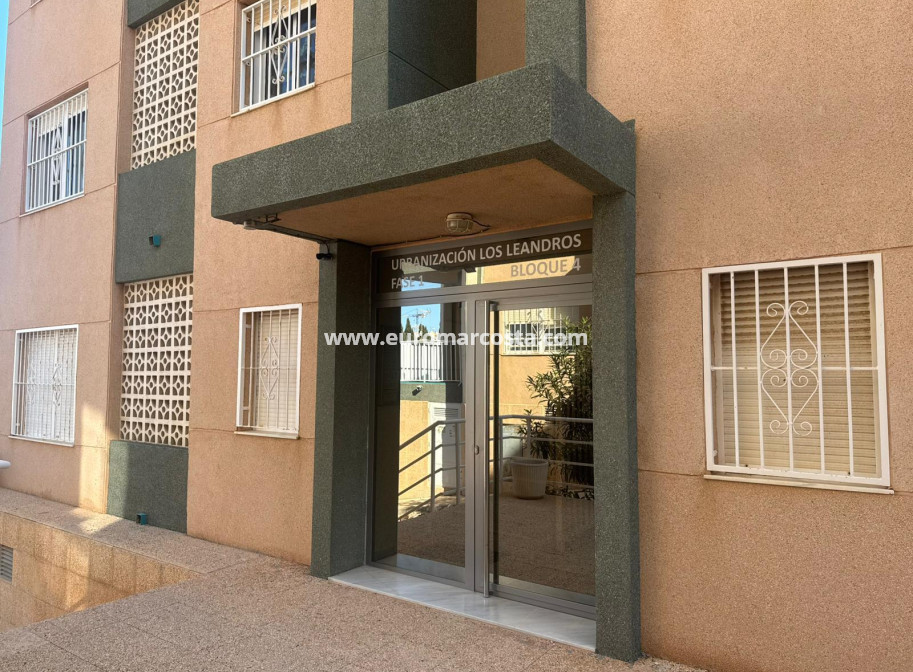 Sale - Apartment / flat - Torrevieja - La Mata