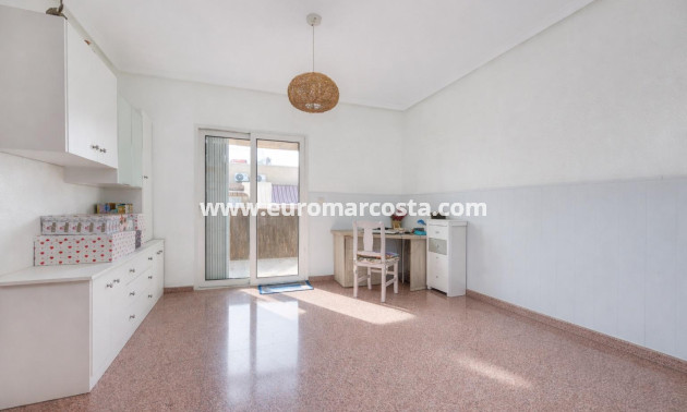 Objekte zum Wiederverkauf - Wohnung - Torrevieja - TORREVIEJA