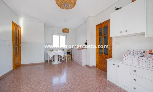 Objekte zum Wiederverkauf - Wohnung - Torrevieja - TORREVIEJA