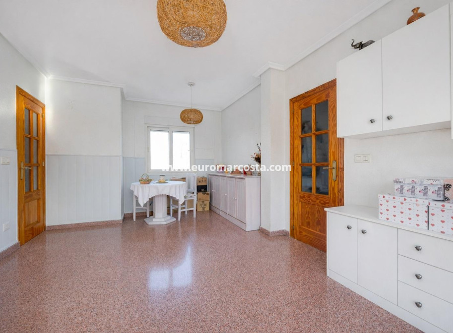 Objekte zum Wiederverkauf - Wohnung - Torrevieja - TORREVIEJA
