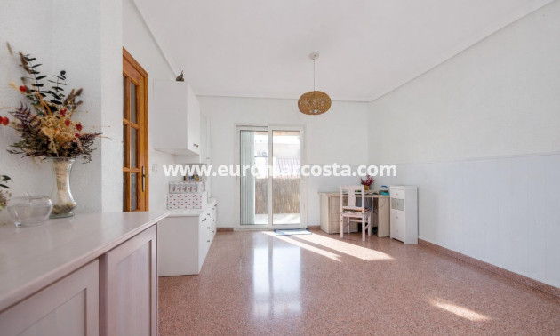Objekte zum Wiederverkauf - Wohnung - Torrevieja - TORREVIEJA