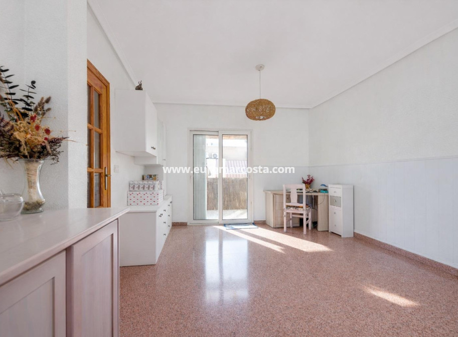 Objekte zum Wiederverkauf - Wohnung - Torrevieja - TORREVIEJA