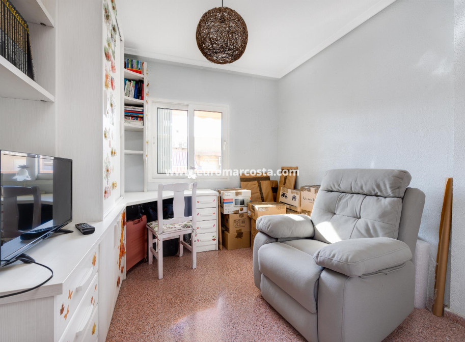 Objekte zum Wiederverkauf - Wohnung - Torrevieja - TORREVIEJA