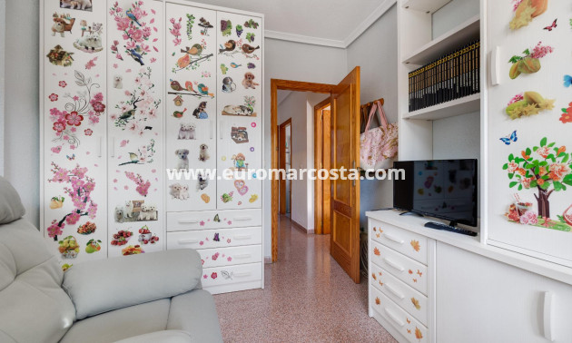 Objekte zum Wiederverkauf - Wohnung - Torrevieja - TORREVIEJA