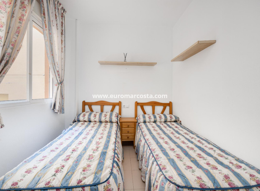 Objekte zum Wiederverkauf - Bungalow - Torrevieja - TORREVIEJA