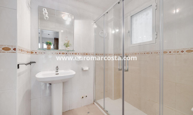 Objekte zum Wiederverkauf - Bungalow - Torrevieja - TORREVIEJA