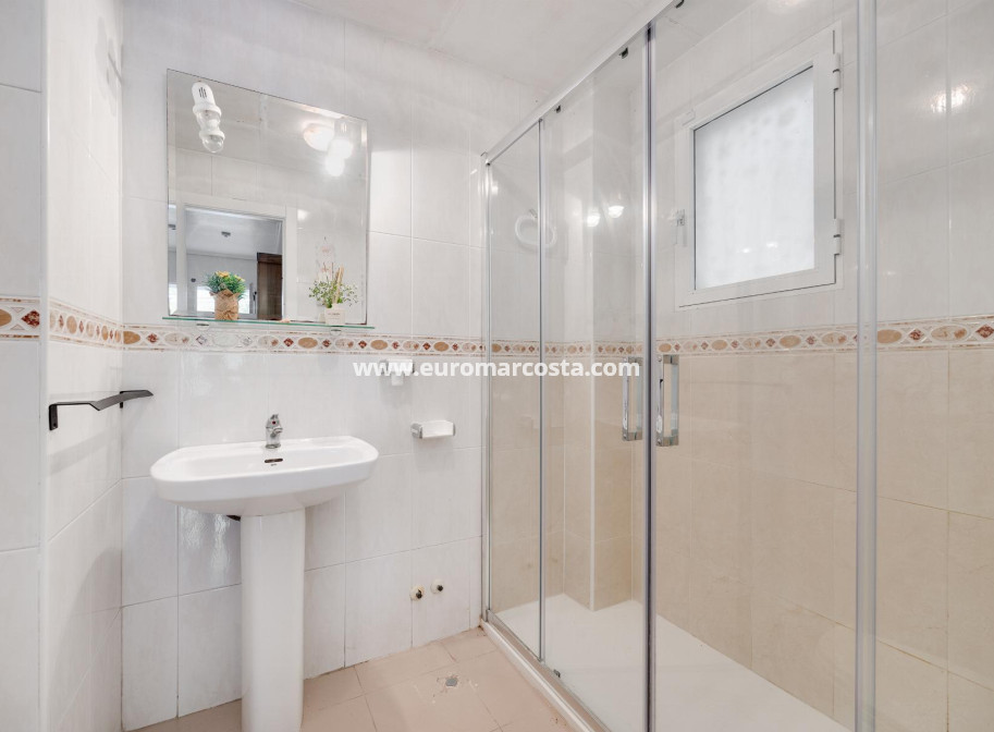 Objekte zum Wiederverkauf - Bungalow - Torrevieja - TORREVIEJA