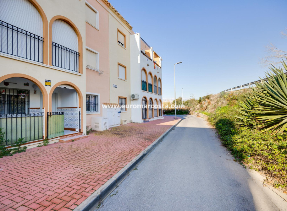 Objekte zum Wiederverkauf - Bungalow - Torrevieja - TORREVIEJA