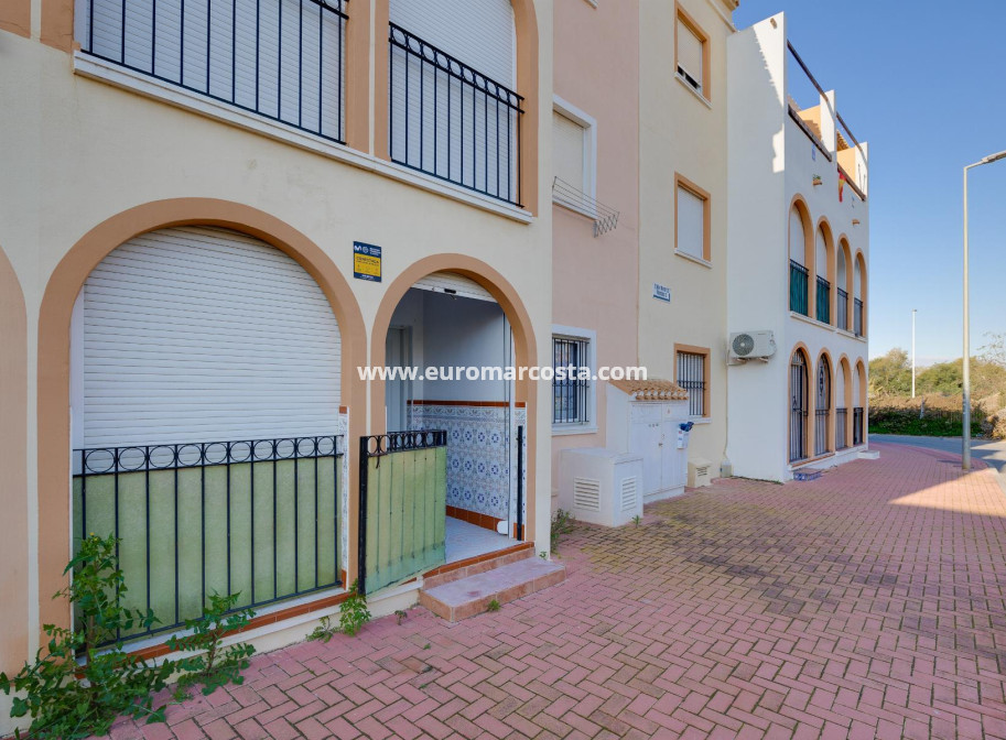 Objekte zum Wiederverkauf - Bungalow - Torrevieja - TORREVIEJA
