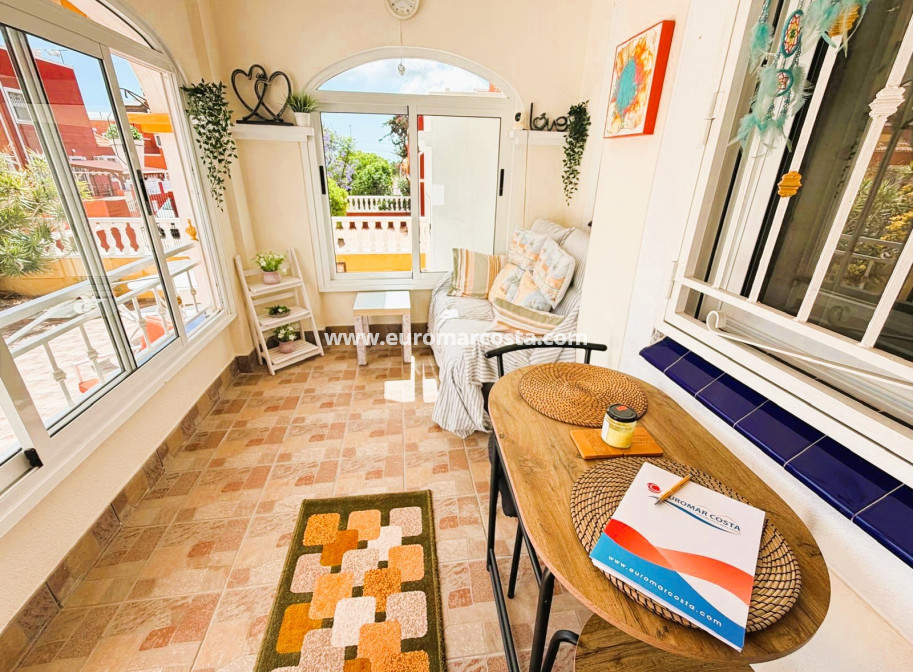 Sale - Bungalow Planta Baja - Los Montesinos