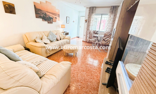 Sale - Bungalow Planta Baja - Los Montesinos