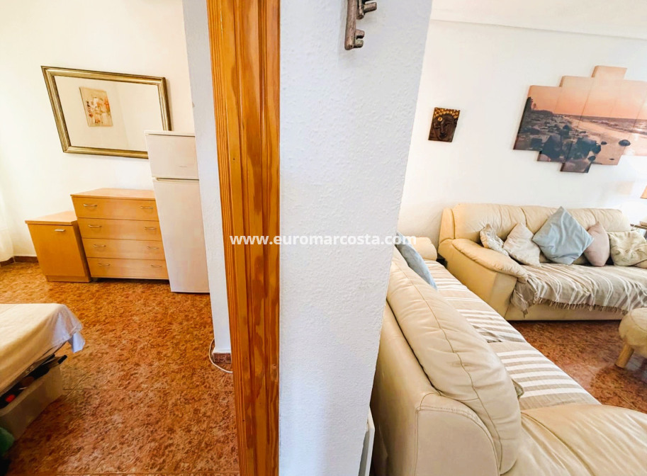 Sale - Bungalow Planta Baja - Los Montesinos