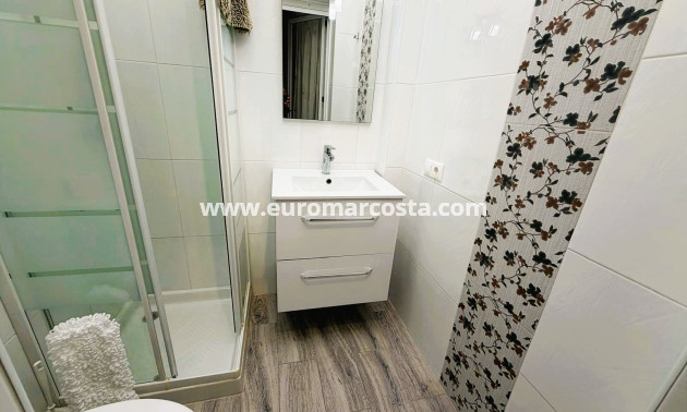 Sale - Bungalow Planta Baja - Los Montesinos