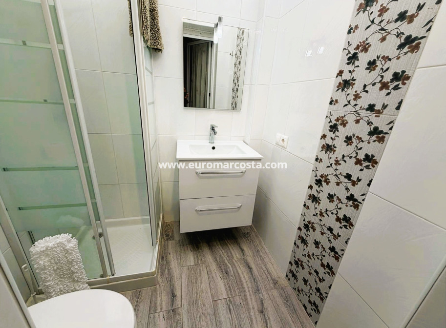 Sale - Bungalow Planta Baja - Los Montesinos