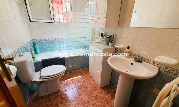Sale - Bungalow Planta Baja - Los Montesinos