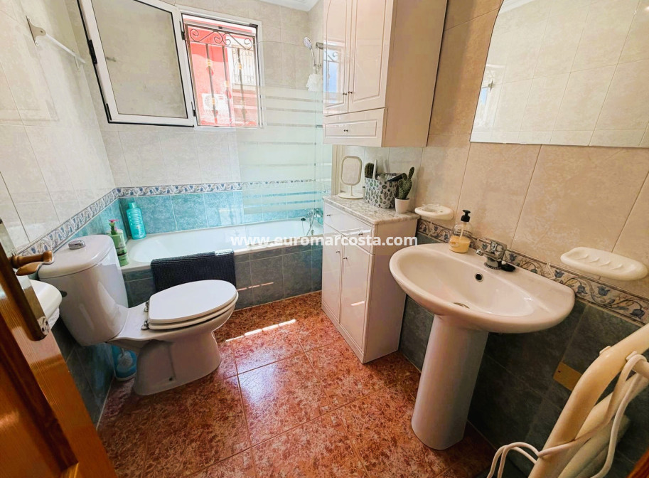 Sale - Bungalow Planta Baja - Los Montesinos