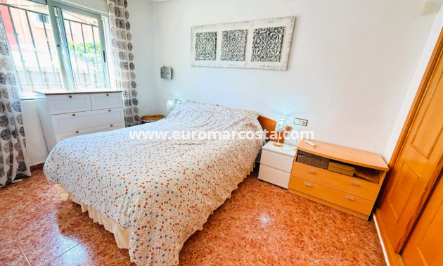 Sale - Bungalow Planta Baja - Los Montesinos