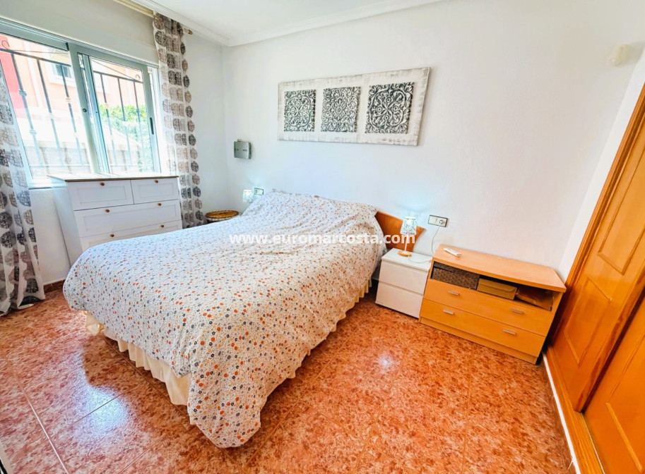 Sale - Bungalow Planta Baja - Los Montesinos