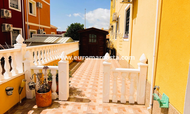 Sale - Bungalow Planta Baja - Los Montesinos