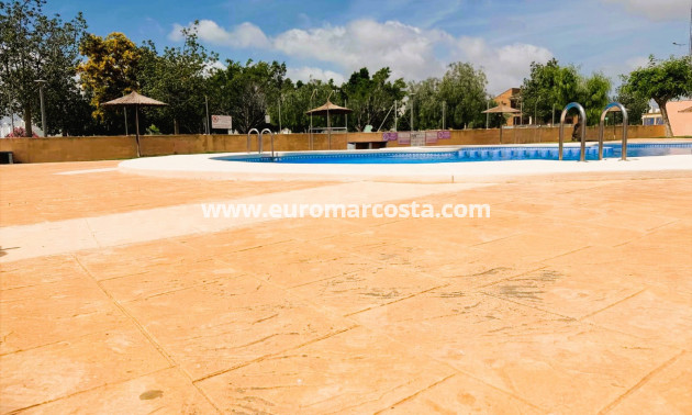 Sale - Bungalow Planta Baja - Los Montesinos