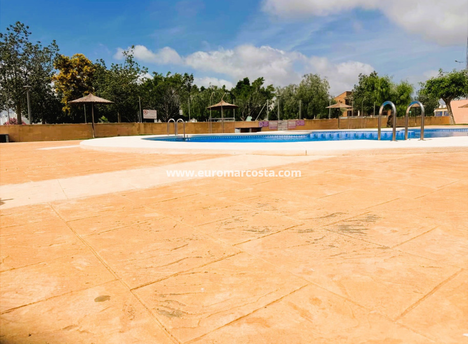 Sale - Bungalow Planta Baja - Los Montesinos