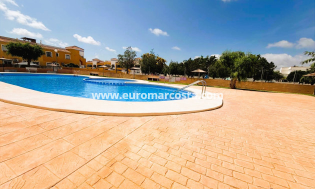 Sale - Bungalow Planta Baja - Los Montesinos
