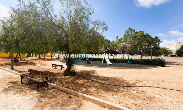 Sale - Bungalow Planta Baja - Los Montesinos