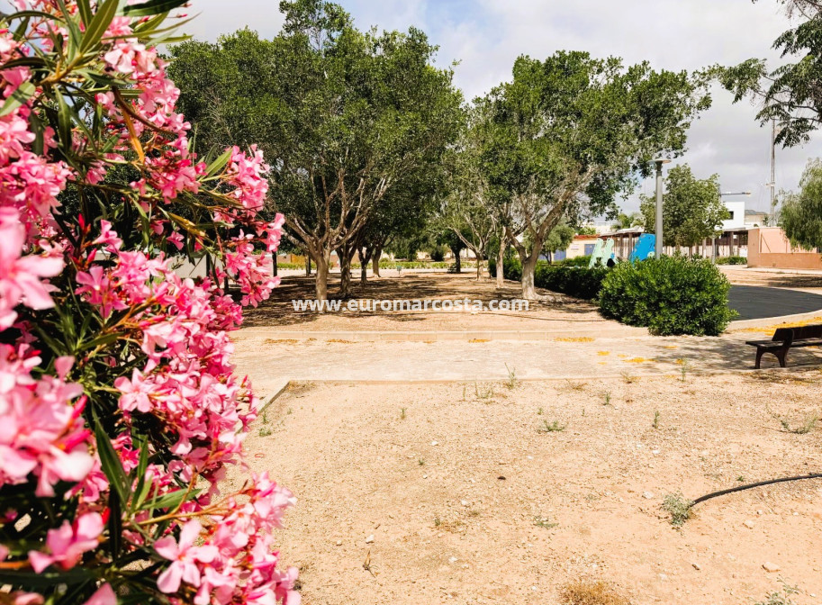 Sale - Bungalow Planta Baja - Los Montesinos