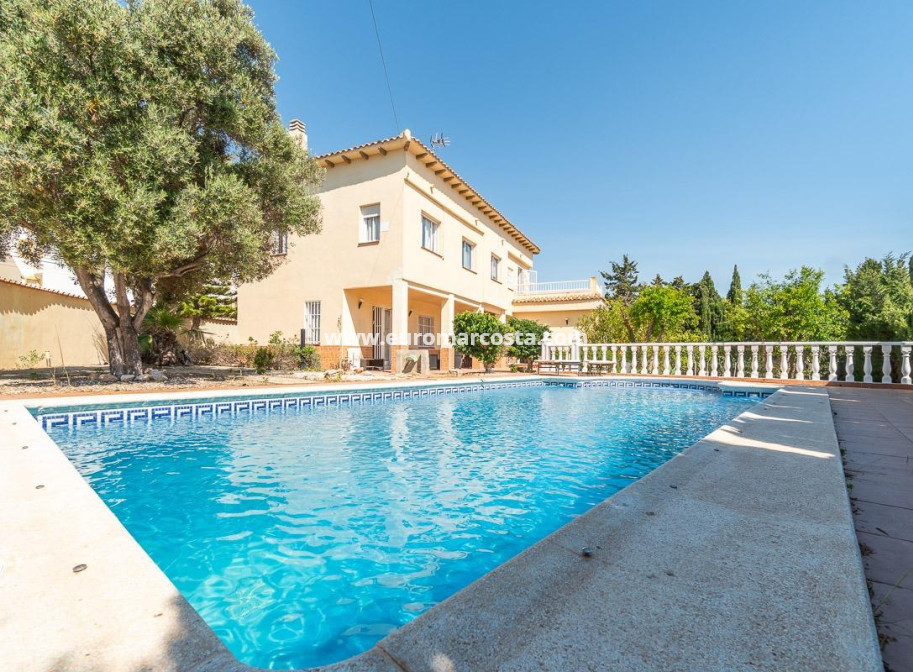 Sale - Villa - Torrevieja - La Mata