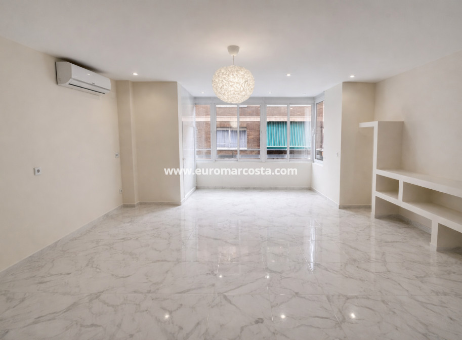 Sale - Apartment / flat - Torrevieja - Muelle Pesquero
