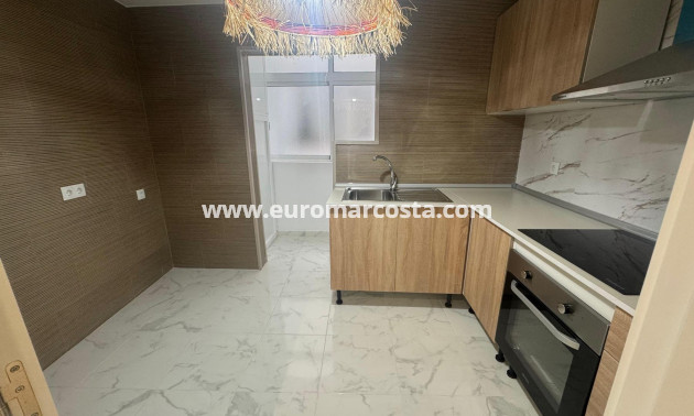 Sale - Apartment / flat - Torrevieja - Muelle Pesquero