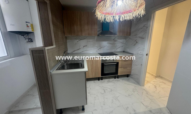 Sale - Apartment / flat - Torrevieja - Muelle Pesquero