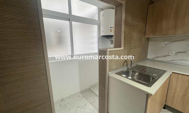 Sale - Apartment / flat - Torrevieja - Muelle Pesquero