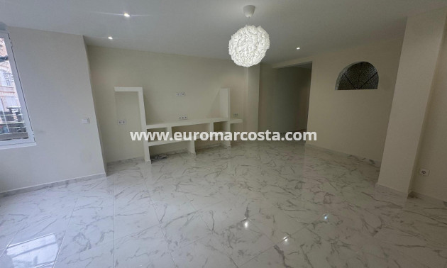 Sale - Apartment / flat - Torrevieja - Muelle Pesquero