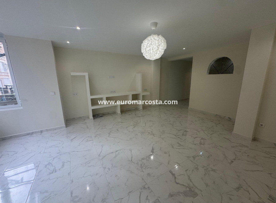 Sale - Apartment / flat - Torrevieja - Muelle Pesquero