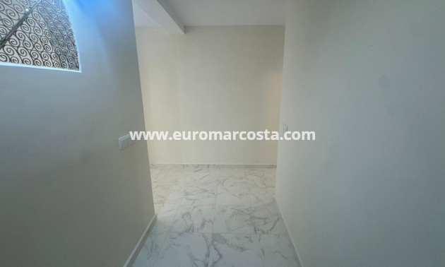 Sale - Apartment / flat - Torrevieja - Muelle Pesquero