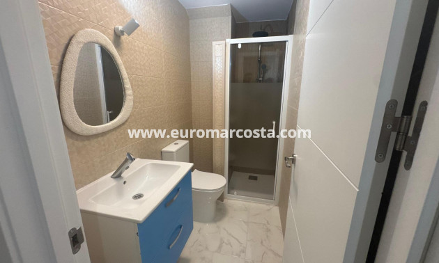 Sale - Apartment / flat - Torrevieja - Muelle Pesquero
