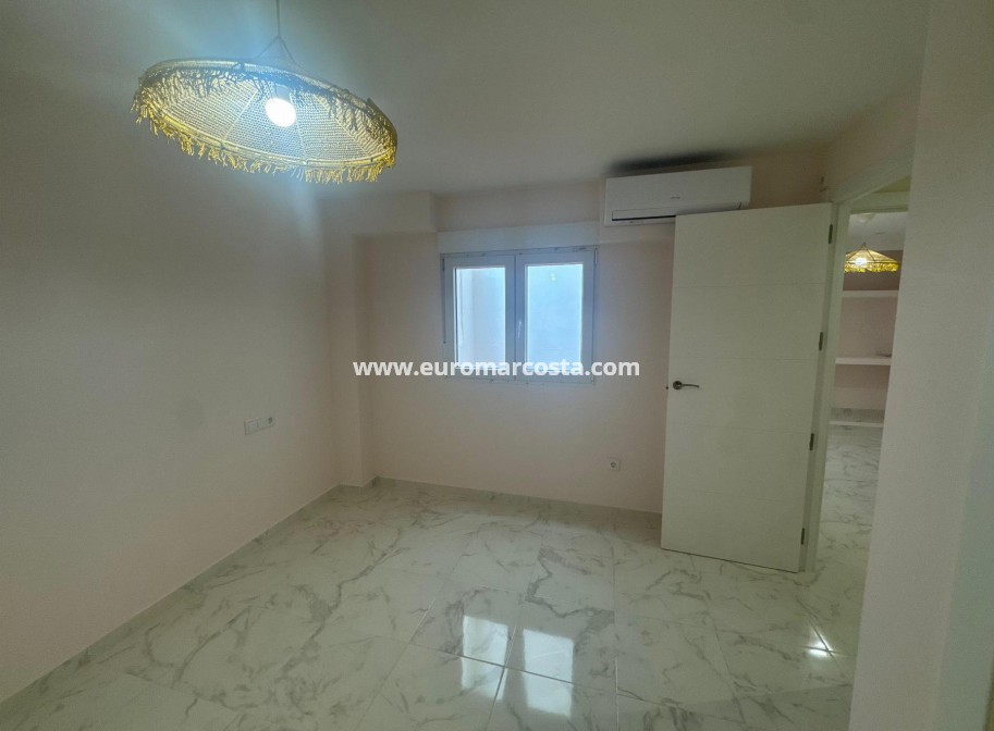 Sale - Apartment / flat - Torrevieja - Muelle Pesquero