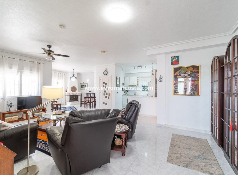 Sale - Villa - Orihuela Costa