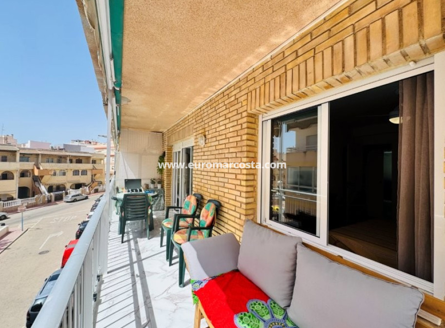 Sale - Apartment / flat - La Mata