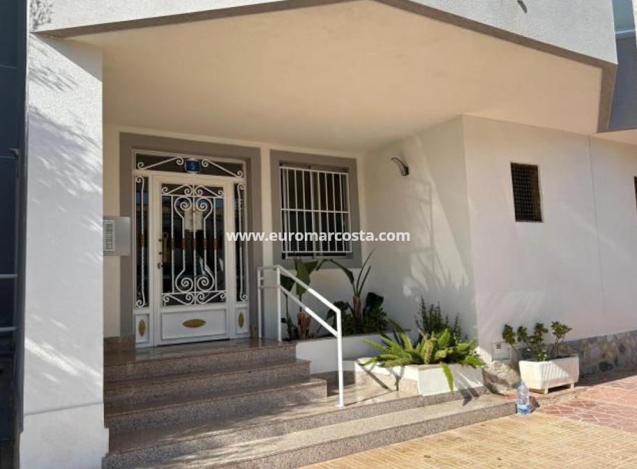 Objekte zum Wiederverkauf - Wohnung - Orihuela Costa