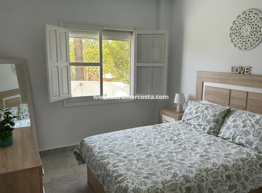 Objekte zum Wiederverkauf - Wohnung - Orihuela Costa