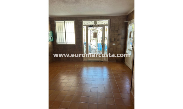 Objekte zum Wiederverkauf - Wohnung - Orihuela Costa