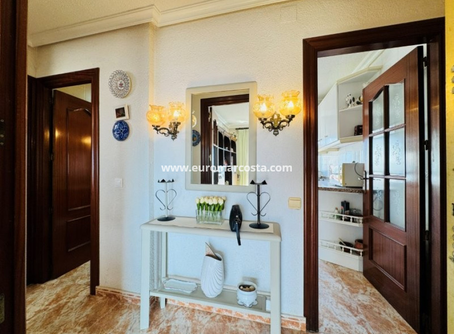Sale - Apartment / flat - La Mata