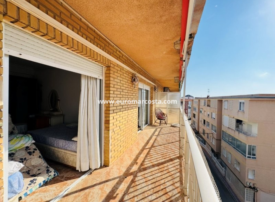 Sale - Apartment / flat - La Mata