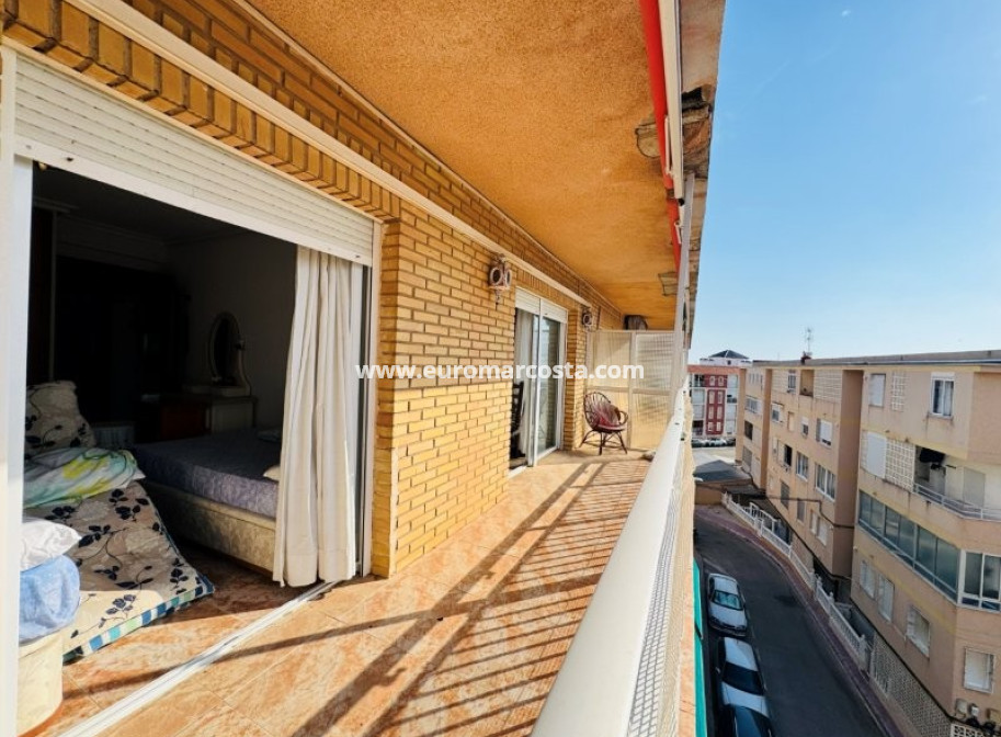 Sale - Apartment / flat - La Mata