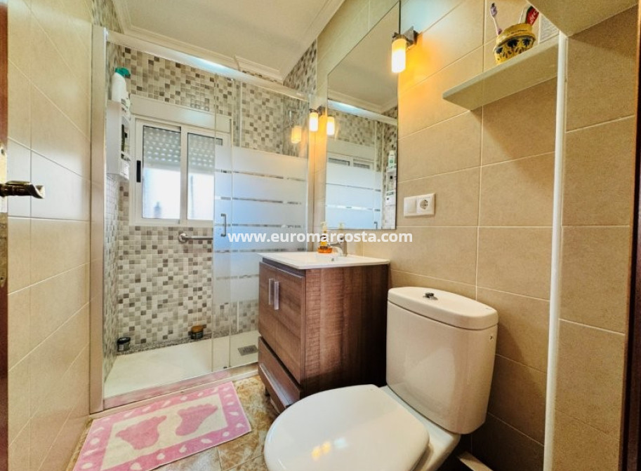 Sale - Apartment / flat - La Mata