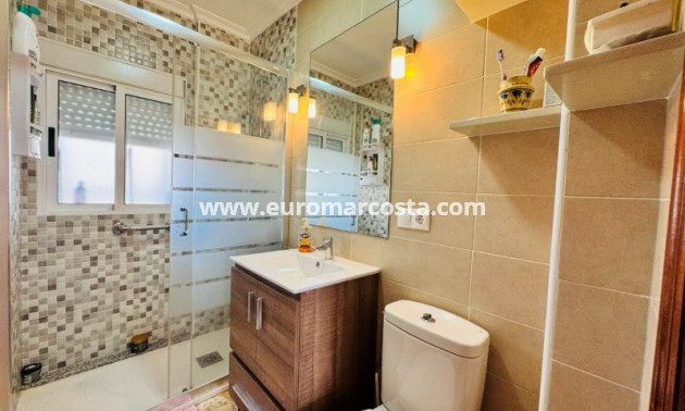Sale - Apartment / flat - La Mata