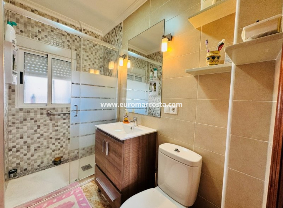 Sale - Apartment / flat - La Mata
