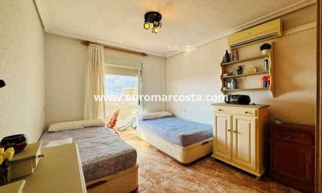 Sale - Apartment / flat - La Mata